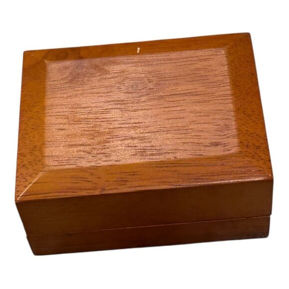 Roundtree & Yorke Gold Cuff Links Elegant Accessories - Picture 4 of 8